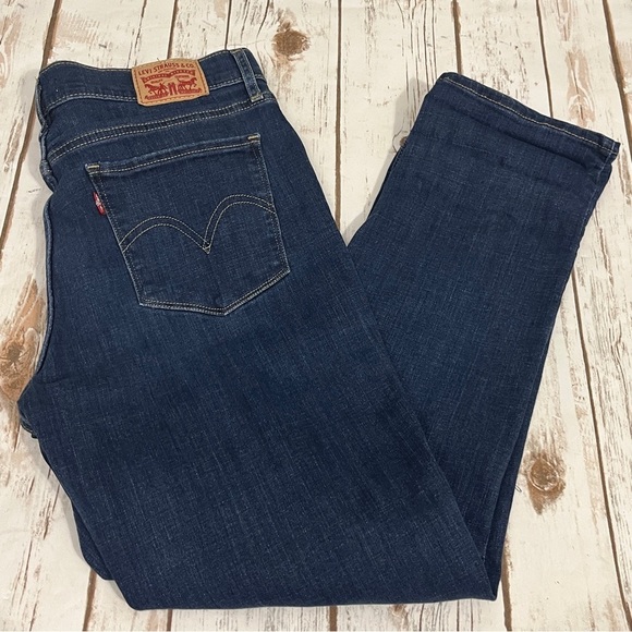 Levi’s Classic Straight Jeans Size 8 medium wash high rise - Picture 8 of 16